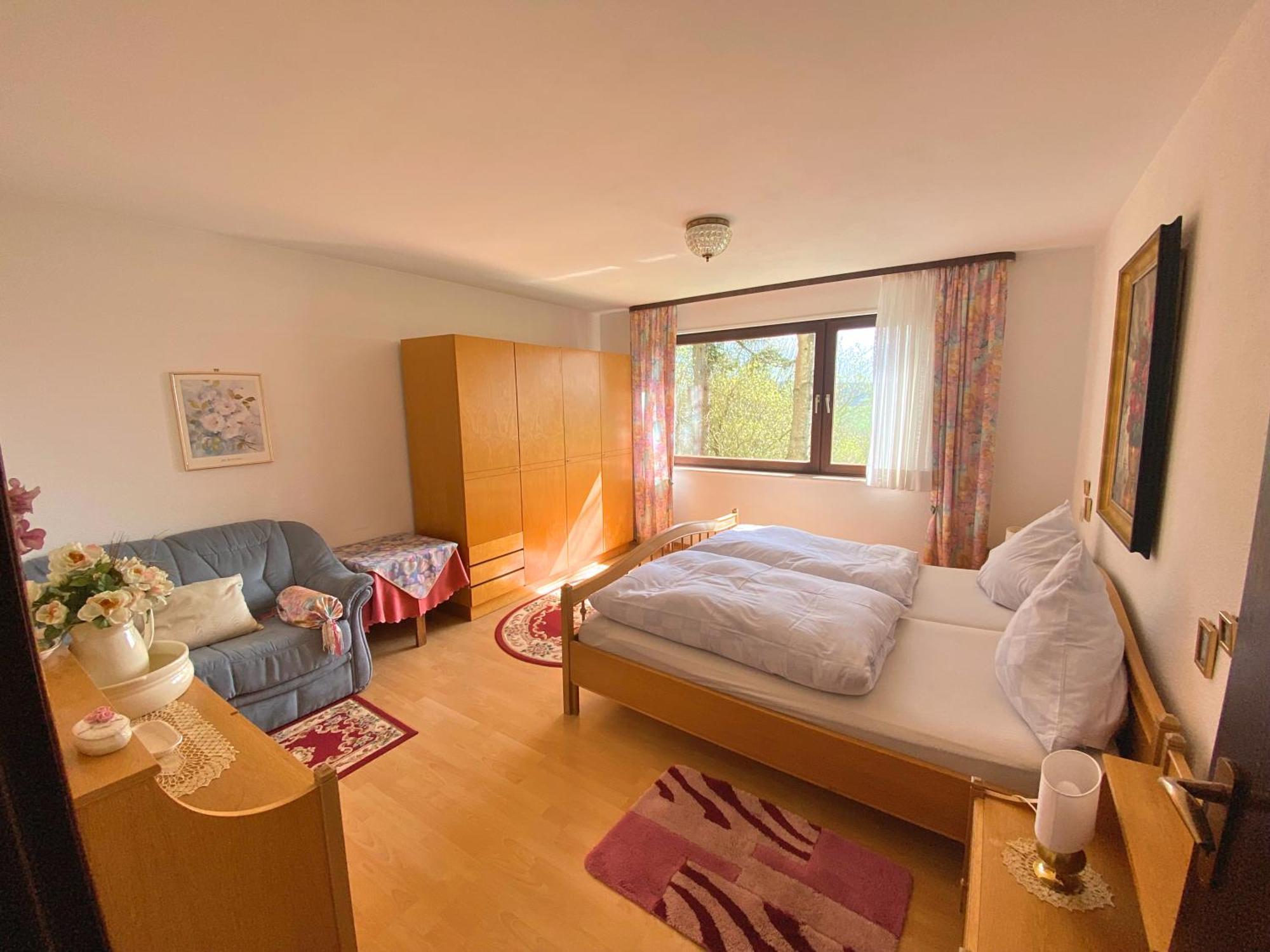 Ferienwohnung Rhoenpanorama Ґерсфельд Екстер'єр фото